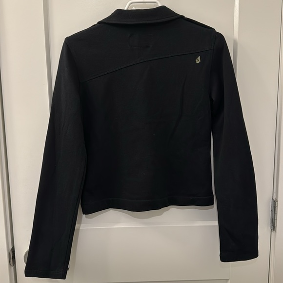 Blazer - Picture 4 of 4